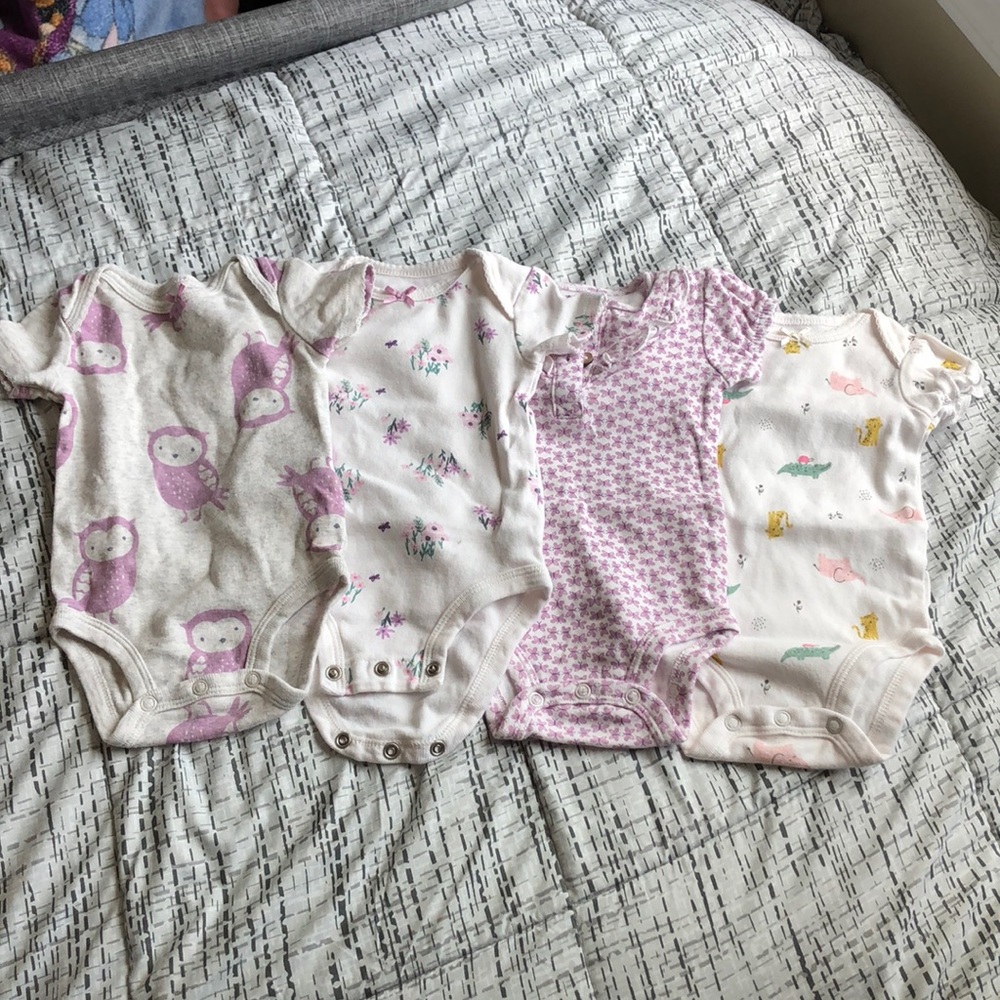 Carter 0-3 month bodysuits